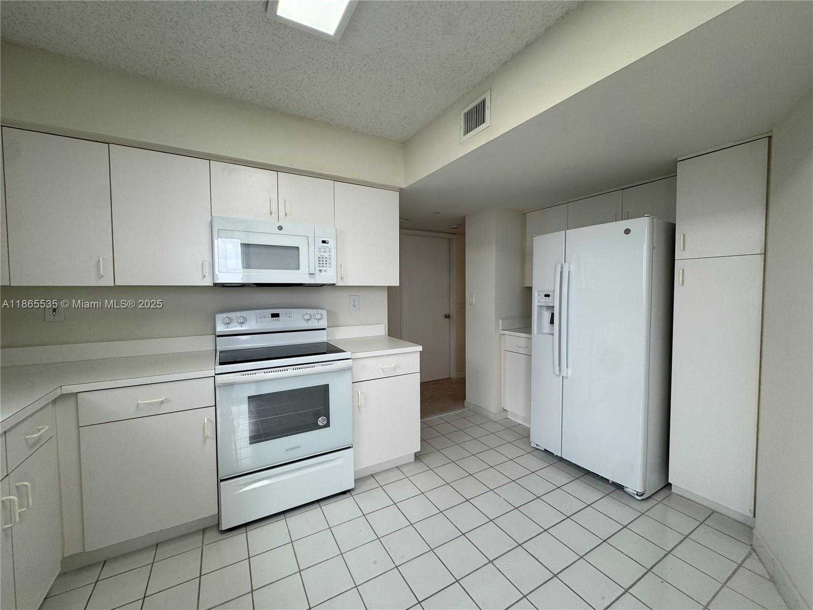 Small Image of 3300 NORTH EAST 191ST ST #1106, Aventura Number 7