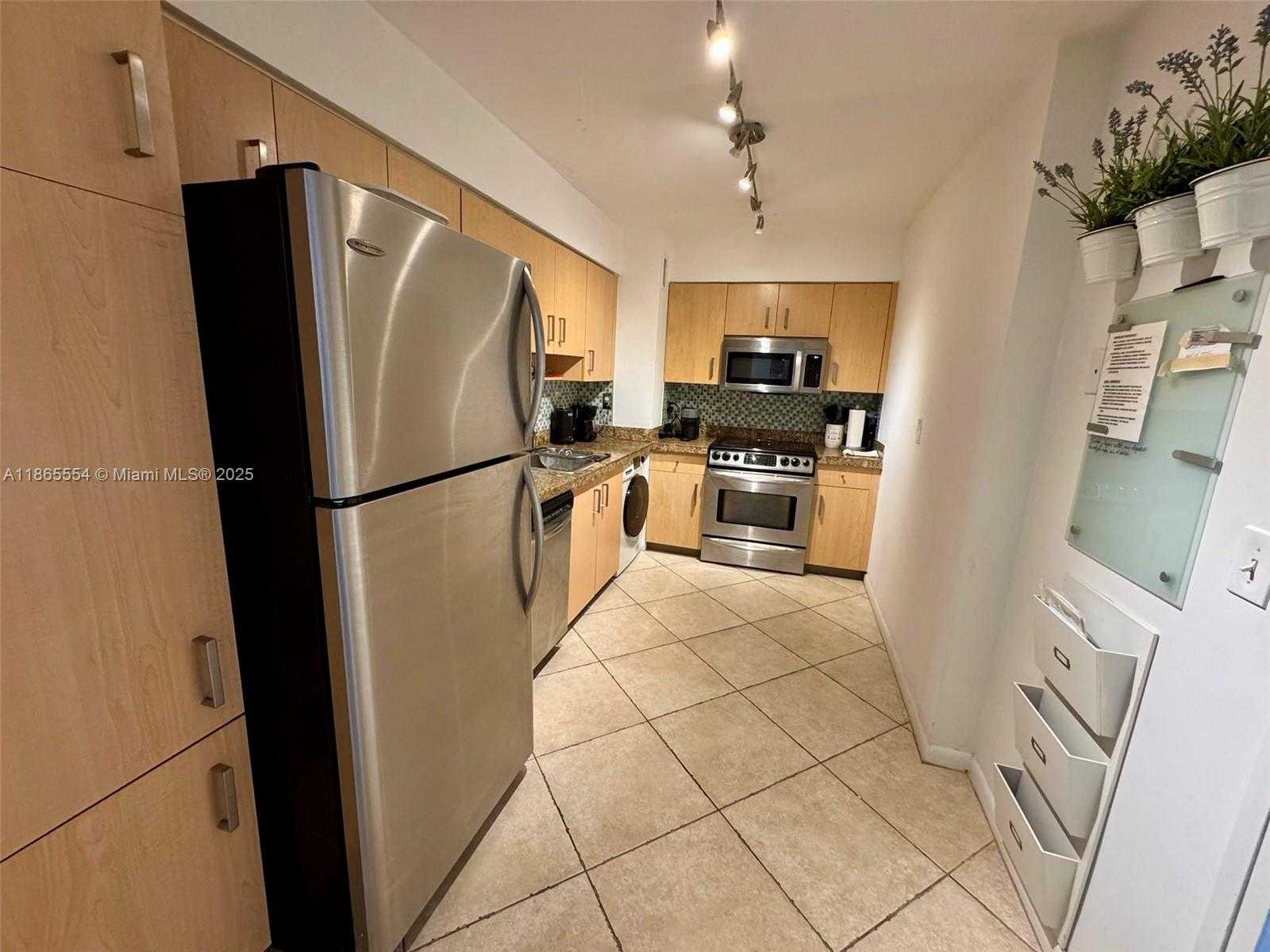 Small Image of 9195 COLLINS AVE #414, Surfside Number 11