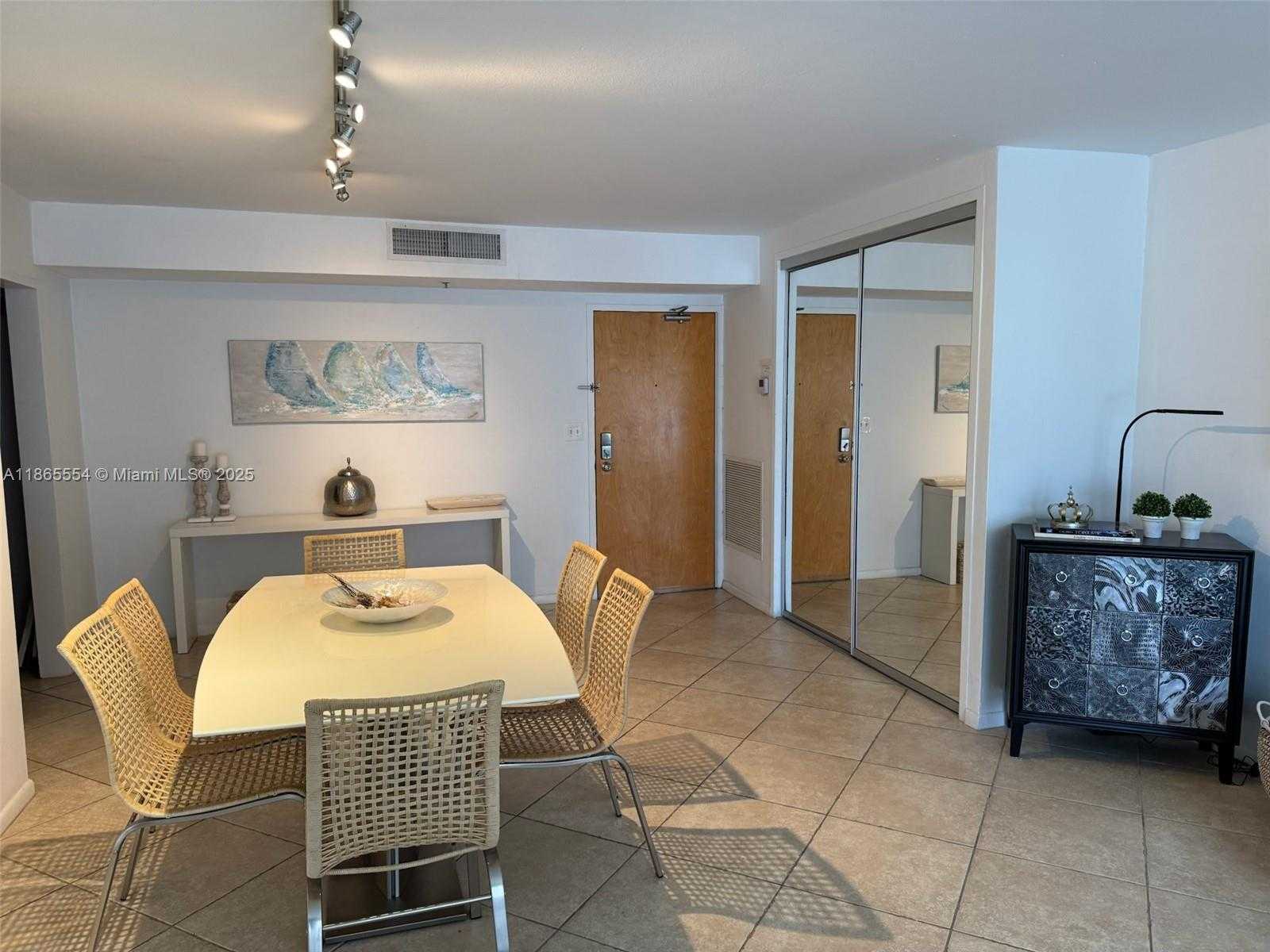Small Image of 9195 COLLINS AVE #414, Surfside Number 17