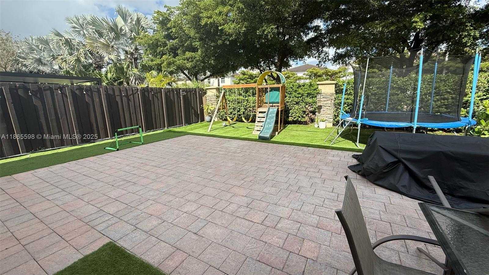 Small Image of 8660 NORTH WEST 101ST PL #8660, Doral Number 3