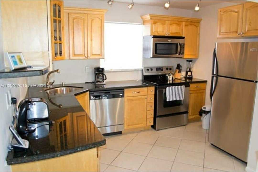 Small Image of 201 178TH DR #520, Sunny Isles Beach Number 2
