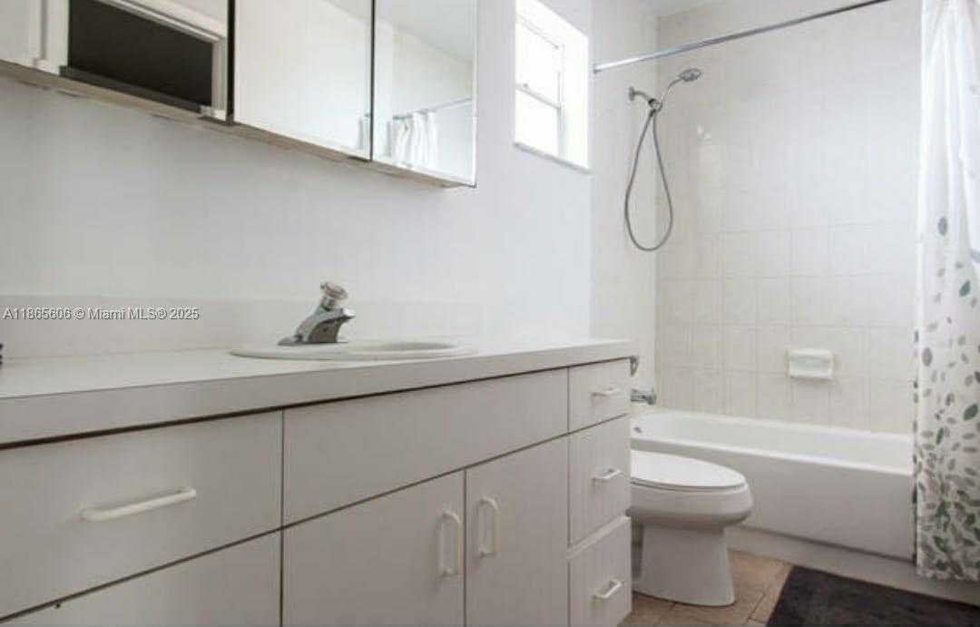 Small Image of 201 178TH DR #520, Sunny Isles Beach Number 6