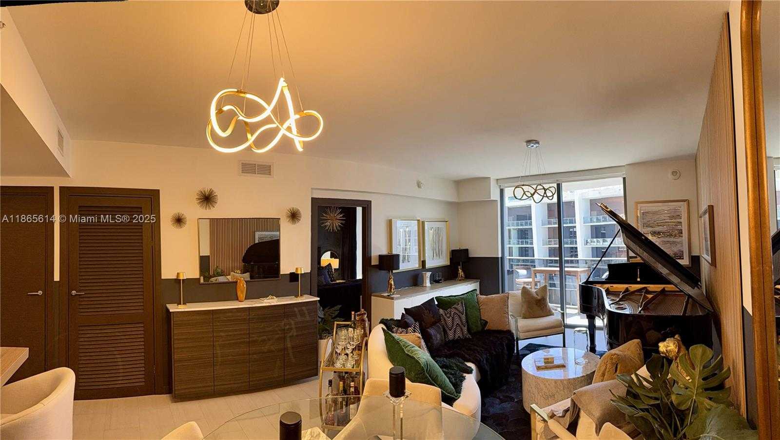 Small Image of 1000 BRICKELL PLZ #4803, Miami Number 4