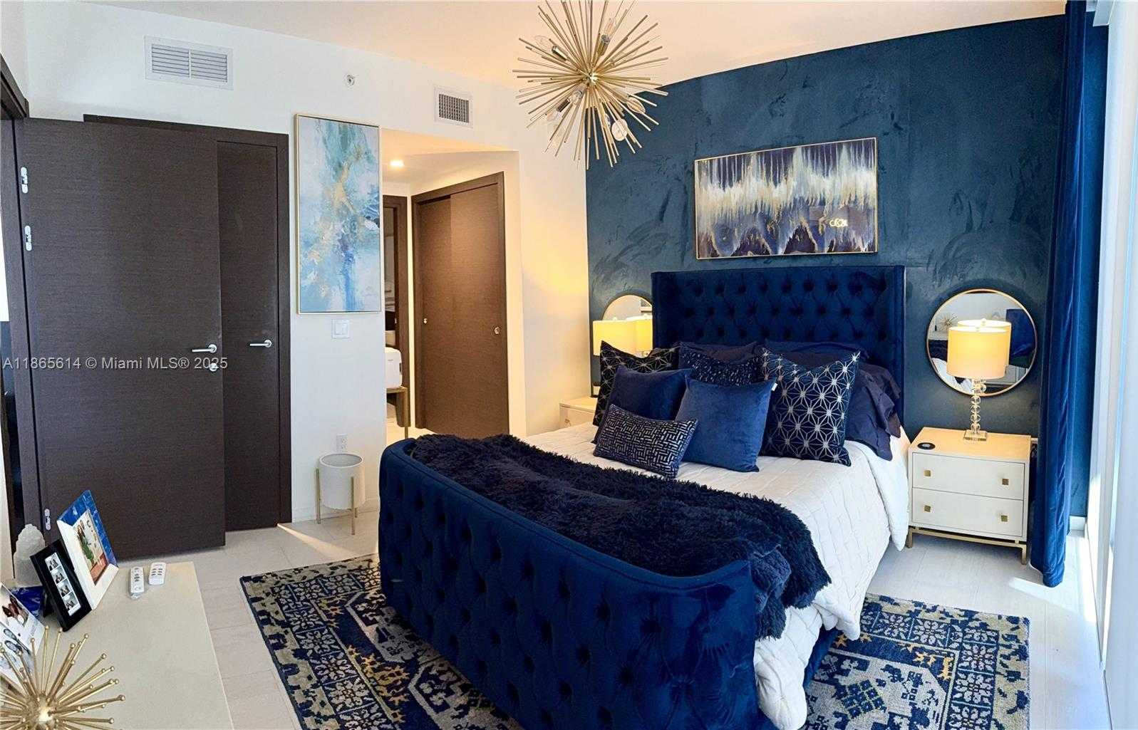 Small Image of 1000 BRICKELL PLZ #4803, Miami Number 7