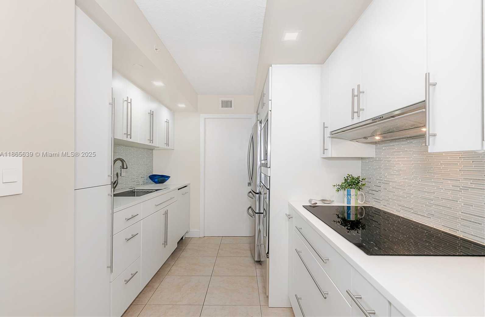 Small Image of 6917 COLLINS AVE #511, Miami Beach Number 10