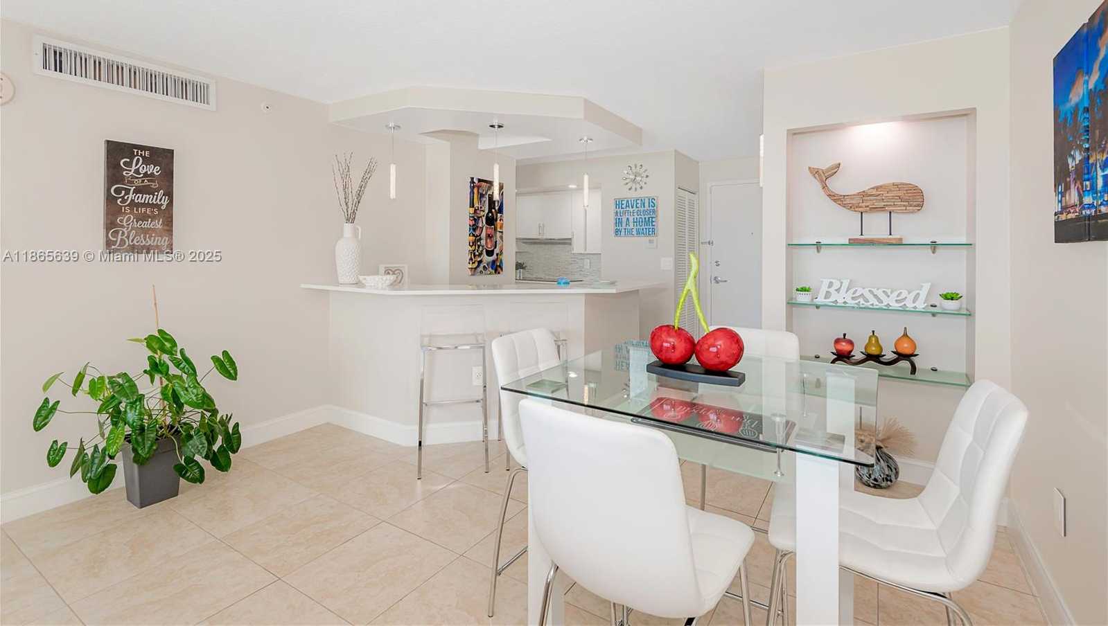 Small Image of 6917 COLLINS AVE #511, Miami Beach Number 17