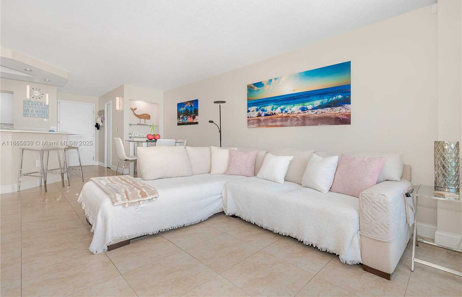 Small Image of 6917 COLLINS AVE #511, Miami Beach Number 3