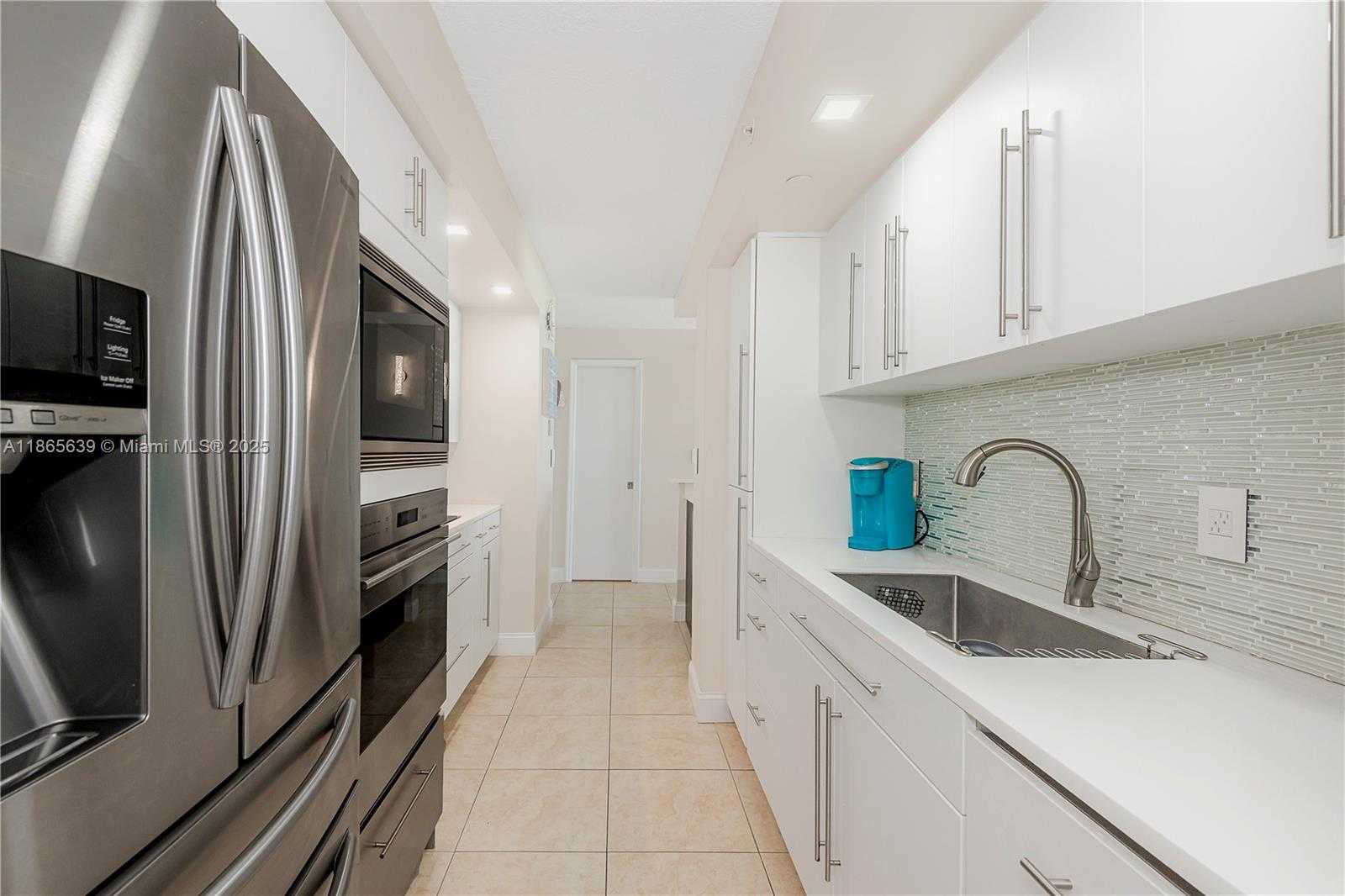 Small Image of 6917 COLLINS AVE #511, Miami Beach Number 9