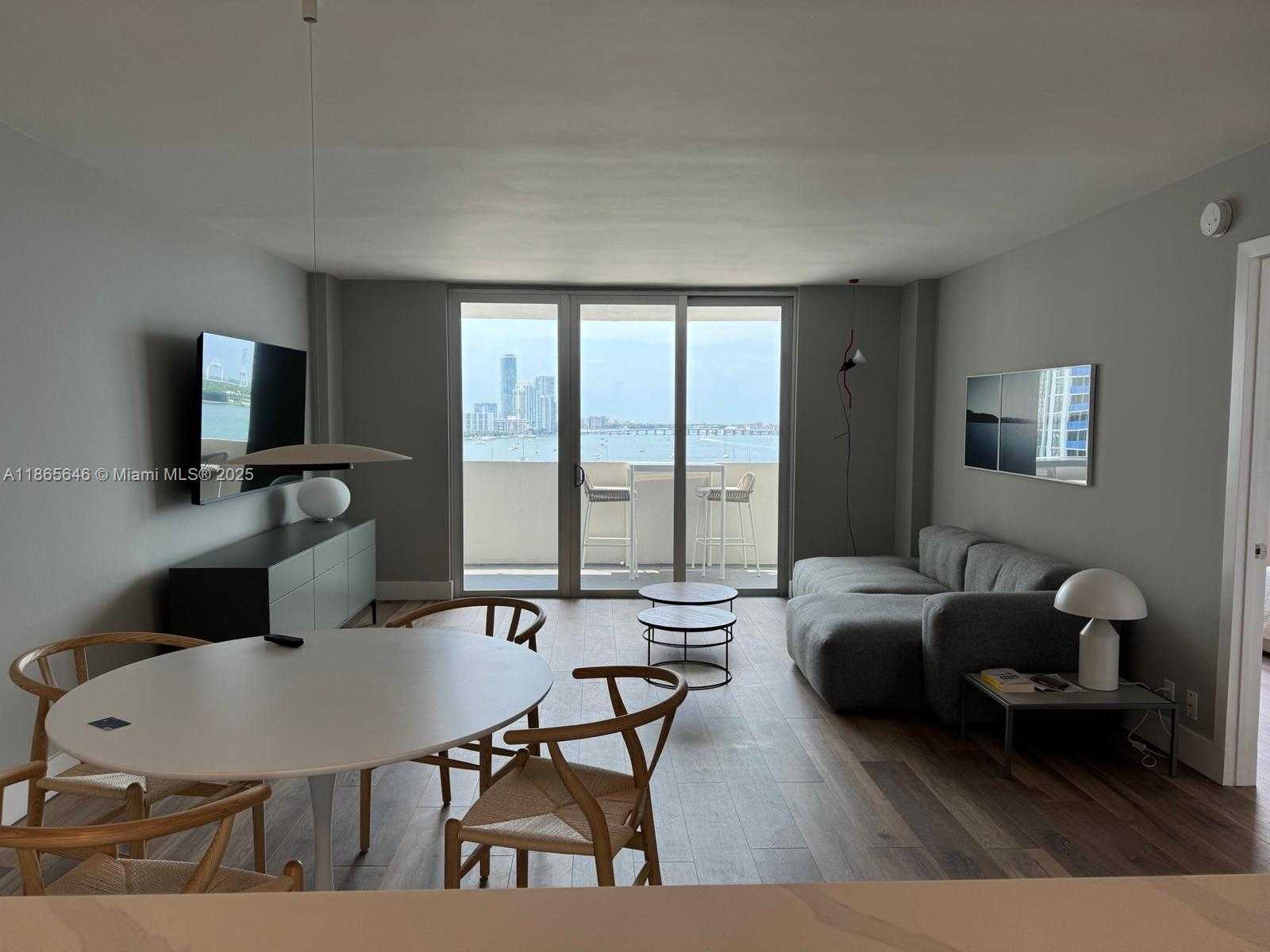 Small Image of 5 ISLAND AVE #10E, Miami Beach Number 2