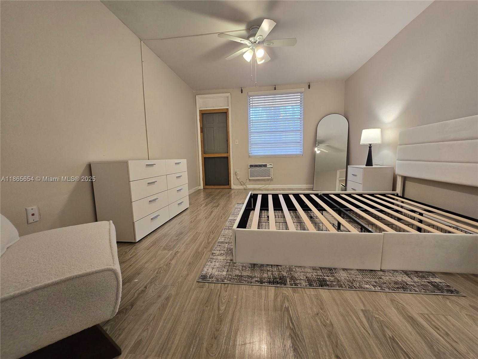 Small Image of 441 COLLINS AVE #5, Miami Beach Number 9