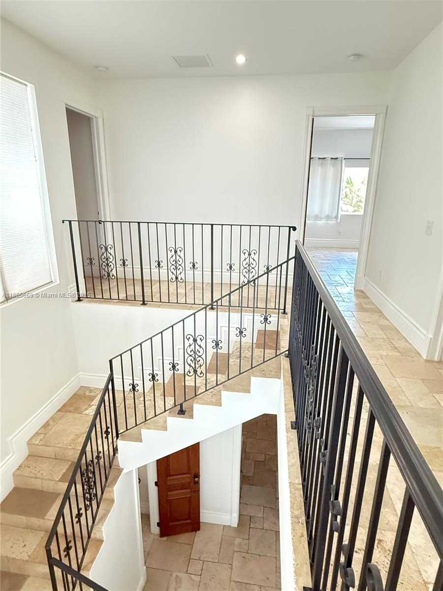 Small Image of 1420 WEST 21ST ST, Miami Beach Number 16