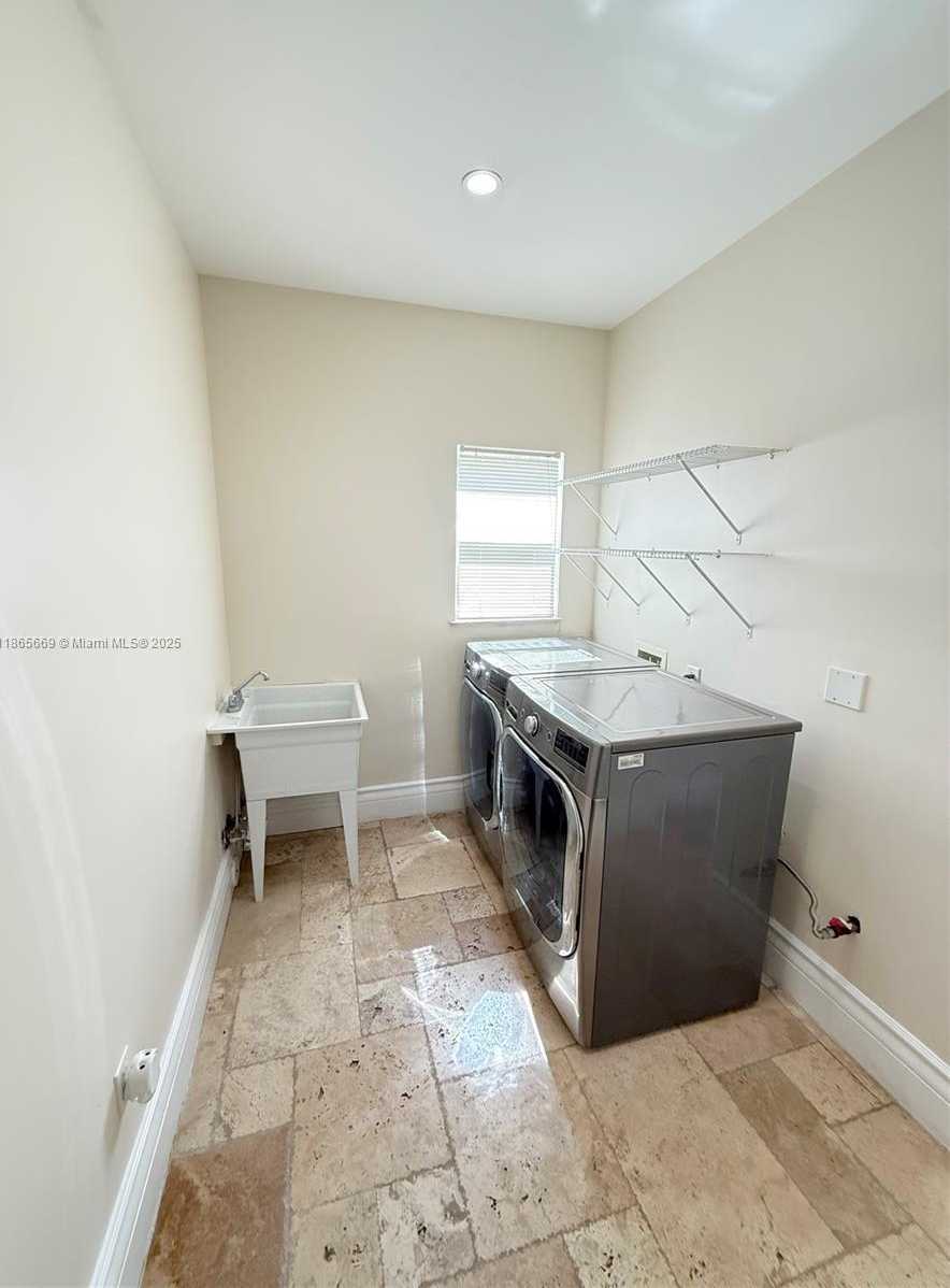 Small Image of 1420 WEST 21ST ST, Miami Beach Number 24