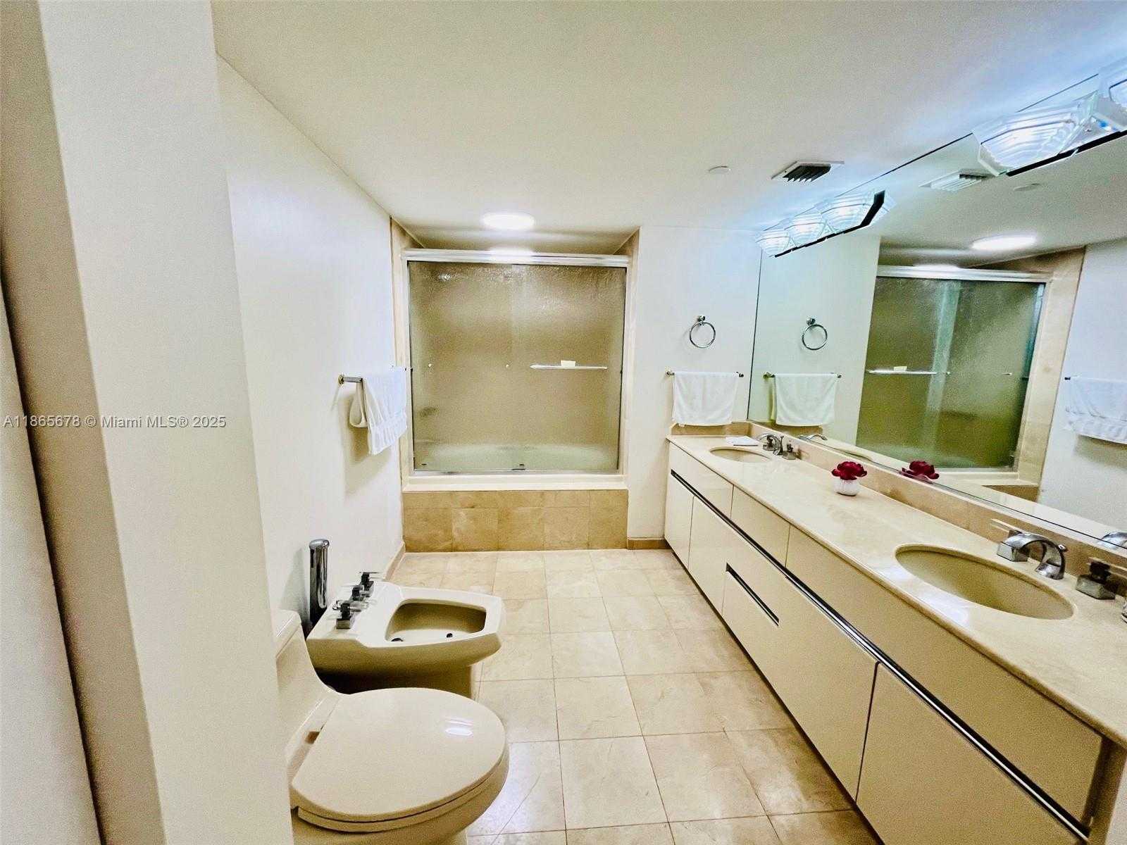 Small Image of 5757 COLLINS AVE #602, Miami Beach Number 10