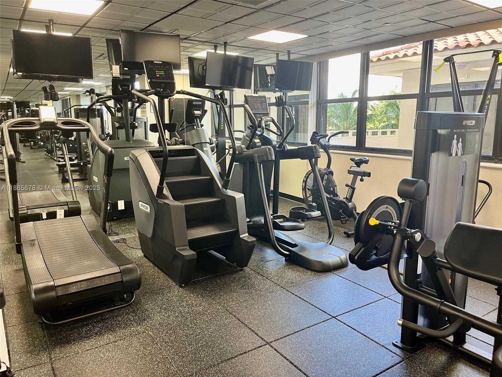 Small Image of 5757 COLLINS AVE #602, Miami Beach Number 28