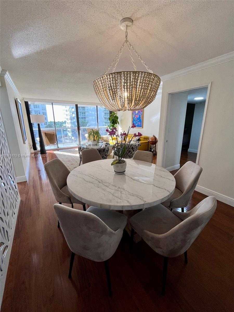 Small Image of 5757 COLLINS AVE #602, Miami Beach Number 3