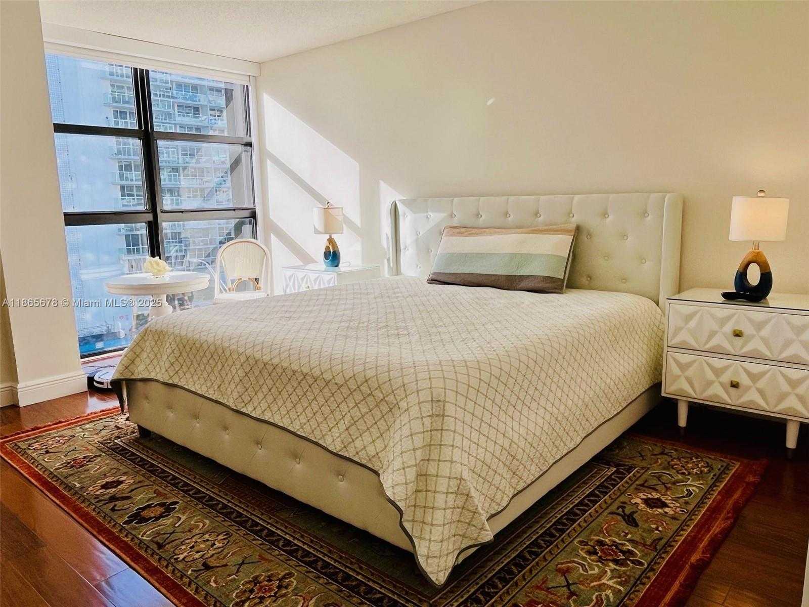 Small Image of 5757 COLLINS AVE #602, Miami Beach Number 6