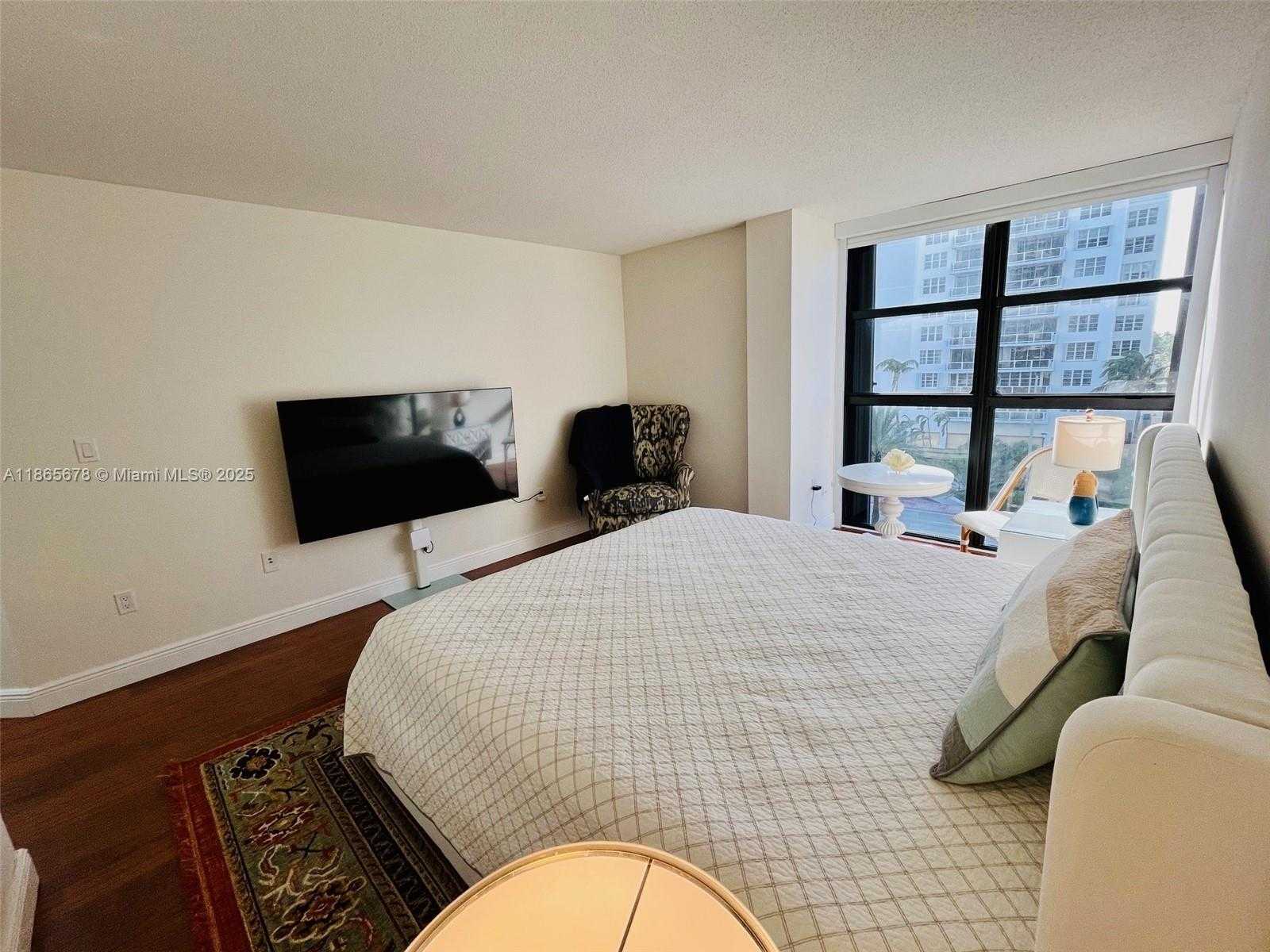 Small Image of 5757 COLLINS AVE #602, Miami Beach Number 8