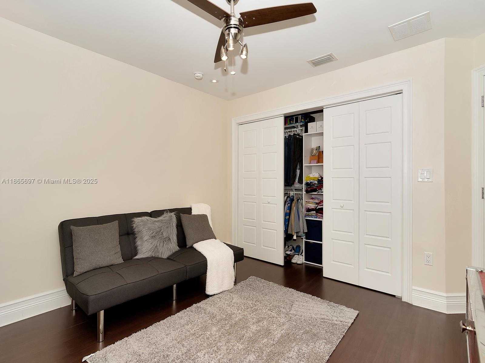 Small Image of 3141 HOLLYWOOD BLVD, Hollywood Number 32