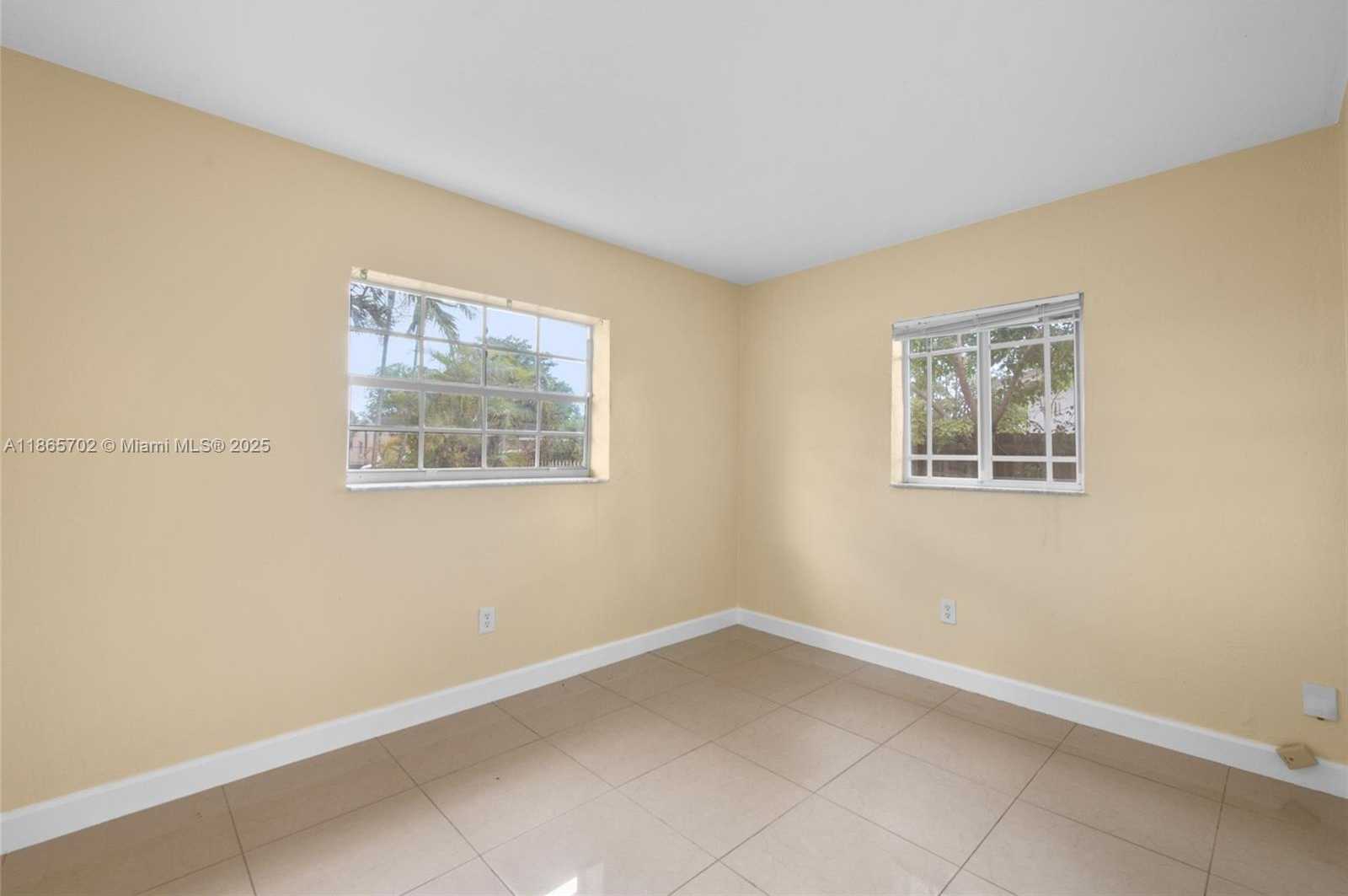 Small Image of 22420 SOUTH WEST 113TH CT, Miami Number 12