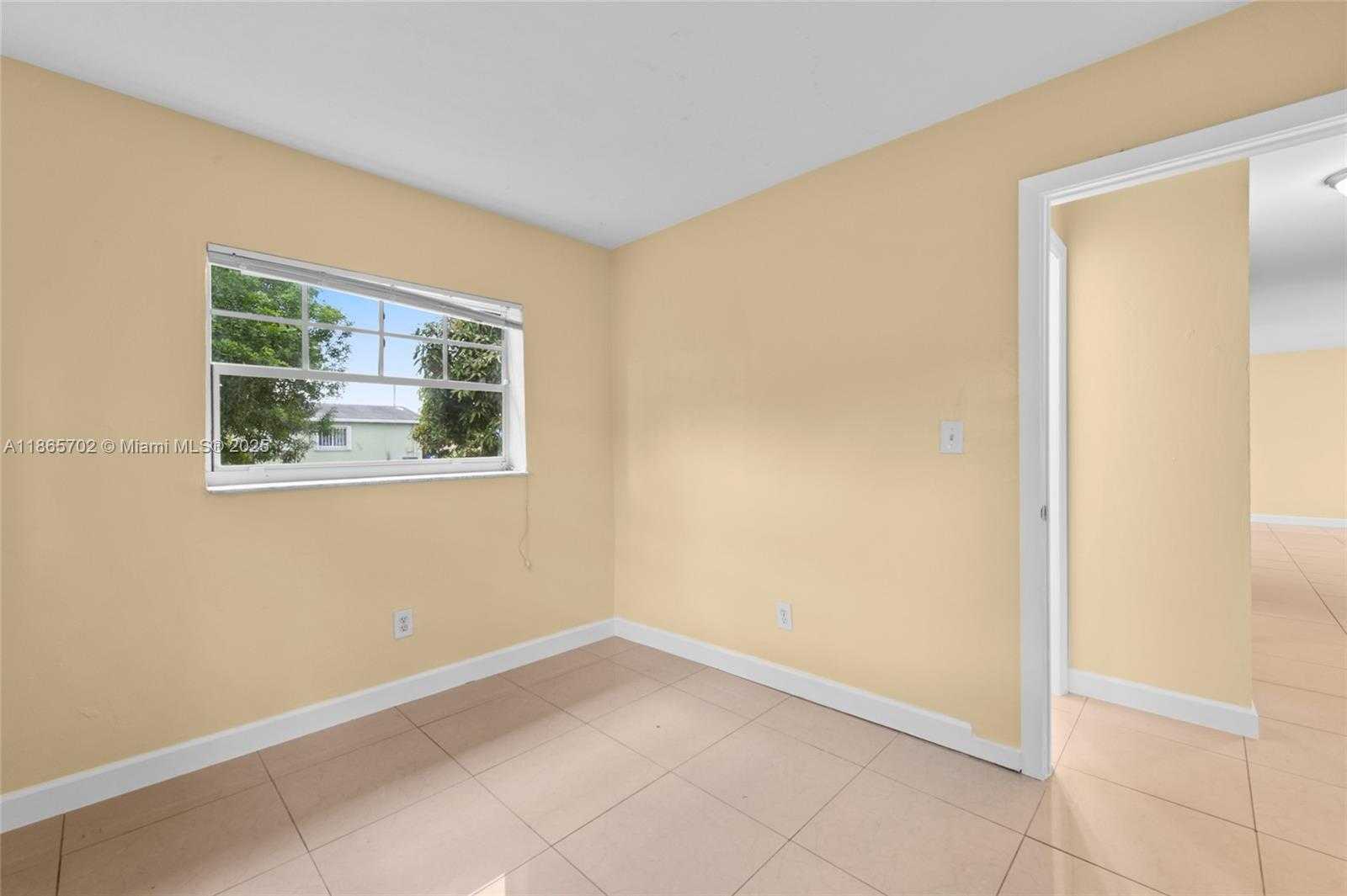 Small Image of 22420 SOUTH WEST 113TH CT, Miami Number 15