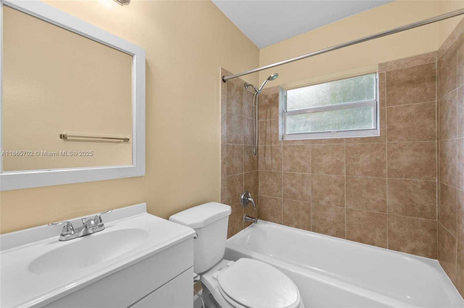 Small Image of 22420 SOUTH WEST 113TH CT, Miami Number 16