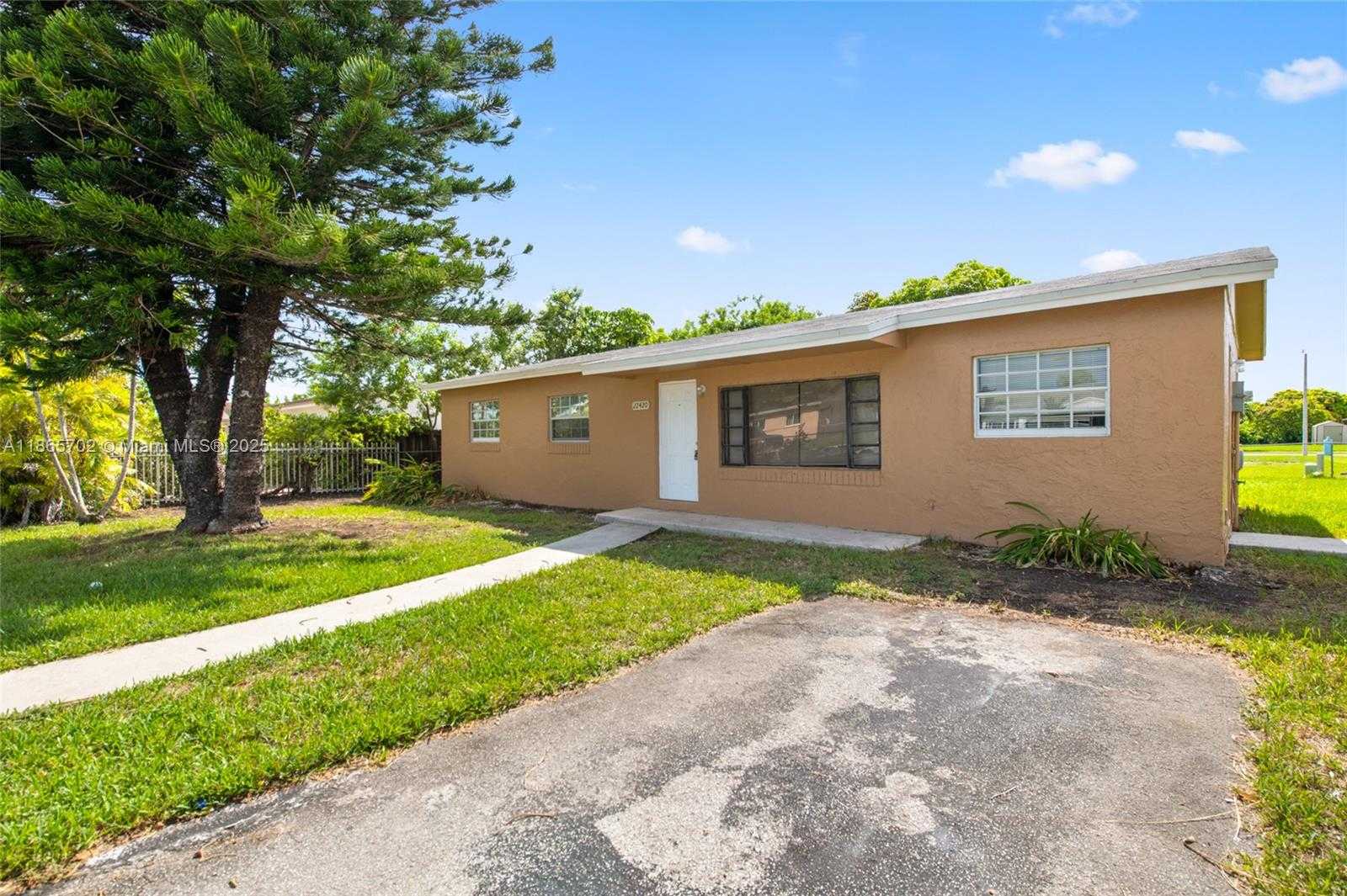 Small Image of 22420 SOUTH WEST 113TH CT, Miami Number 2