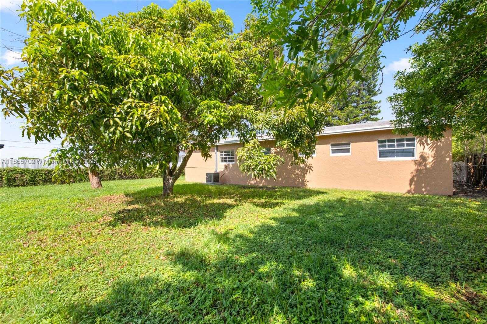 Small Image of 22420 SOUTH WEST 113TH CT, Miami Number 20