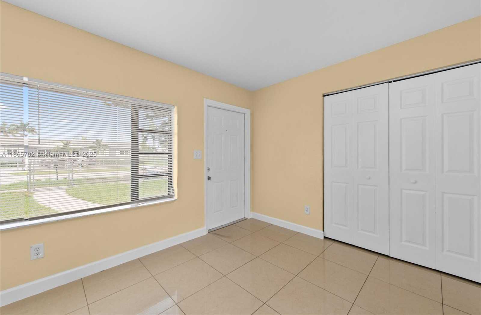 Small Image of 22420 SOUTH WEST 113TH CT, Miami Number 4