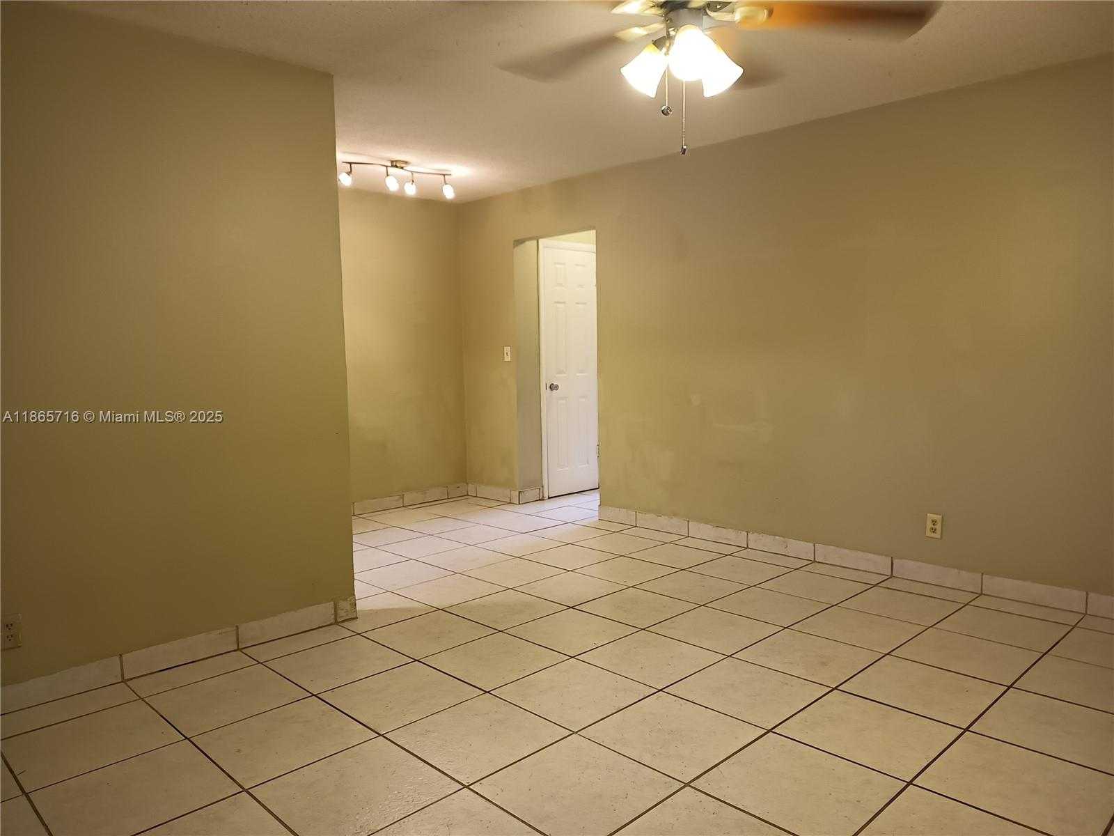 Small Image of Hollywood Number 2