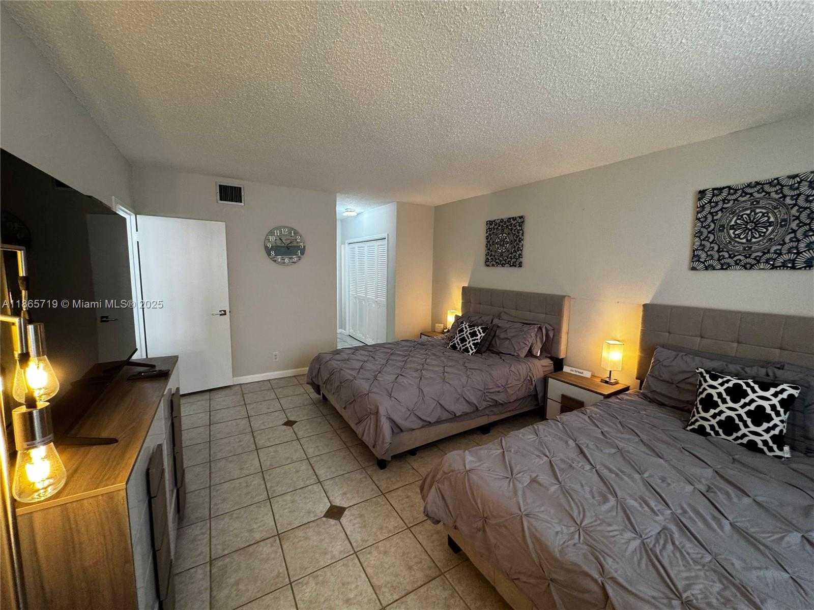 Small Image of 3725 SOUTH OCEAN DR #403, Hollywood Number 10