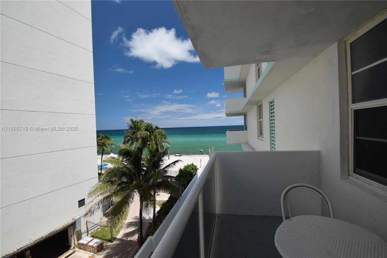 Small Image of 3725 SOUTH OCEAN DR #403, Hollywood Number 12