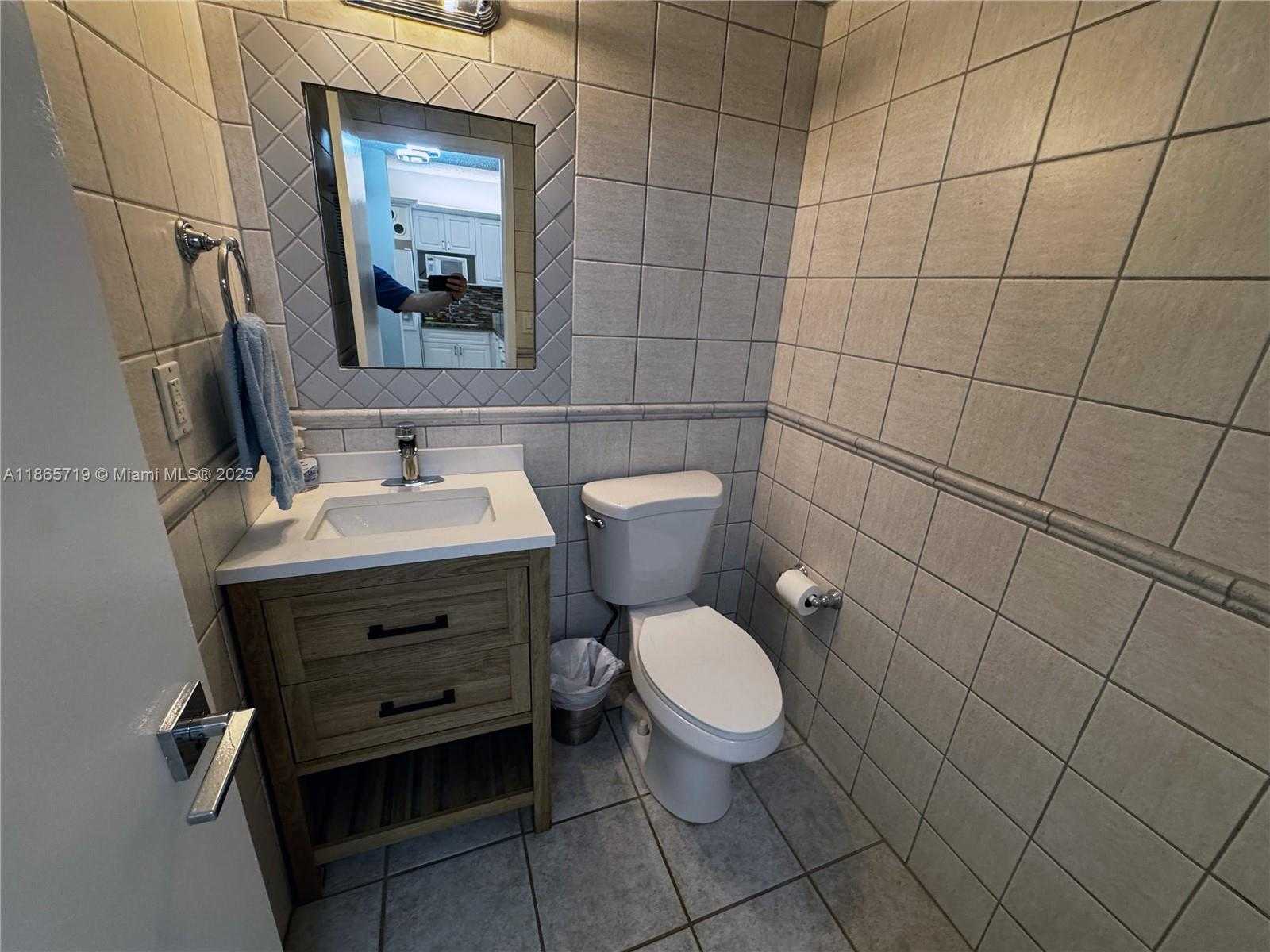 Small Image of 3725 SOUTH OCEAN DR #403, Hollywood Number 8