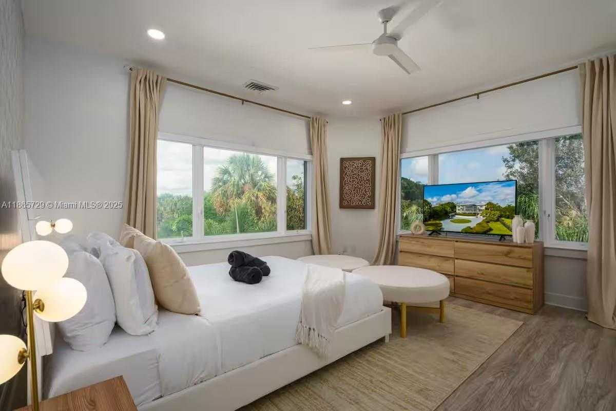 Small Image of 2827 SOUTH INDIAN RIVER DR #., Fort Pierce Number 36