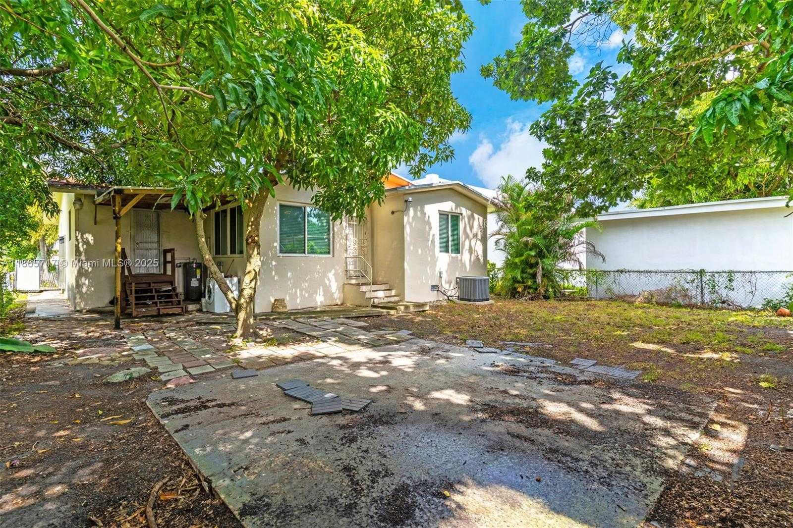 Small Image of 1282 NORTH WEST 55TH TER, Miami Number 24