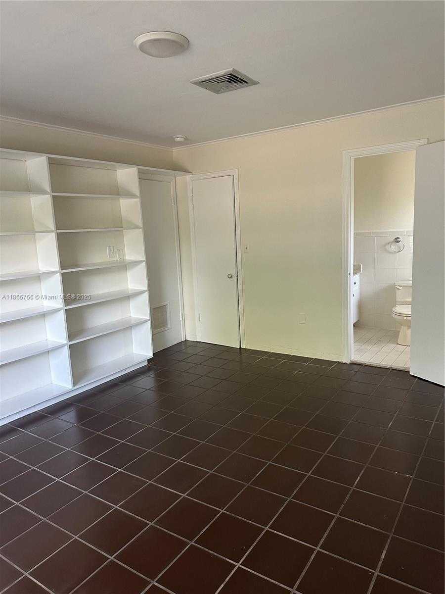 Small Image of 527 GERONA AVE, Coral Gables Number 11