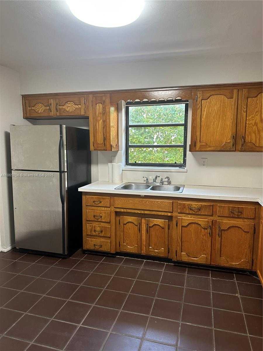 Small Image of 527 GERONA AVE, Coral Gables Number 14