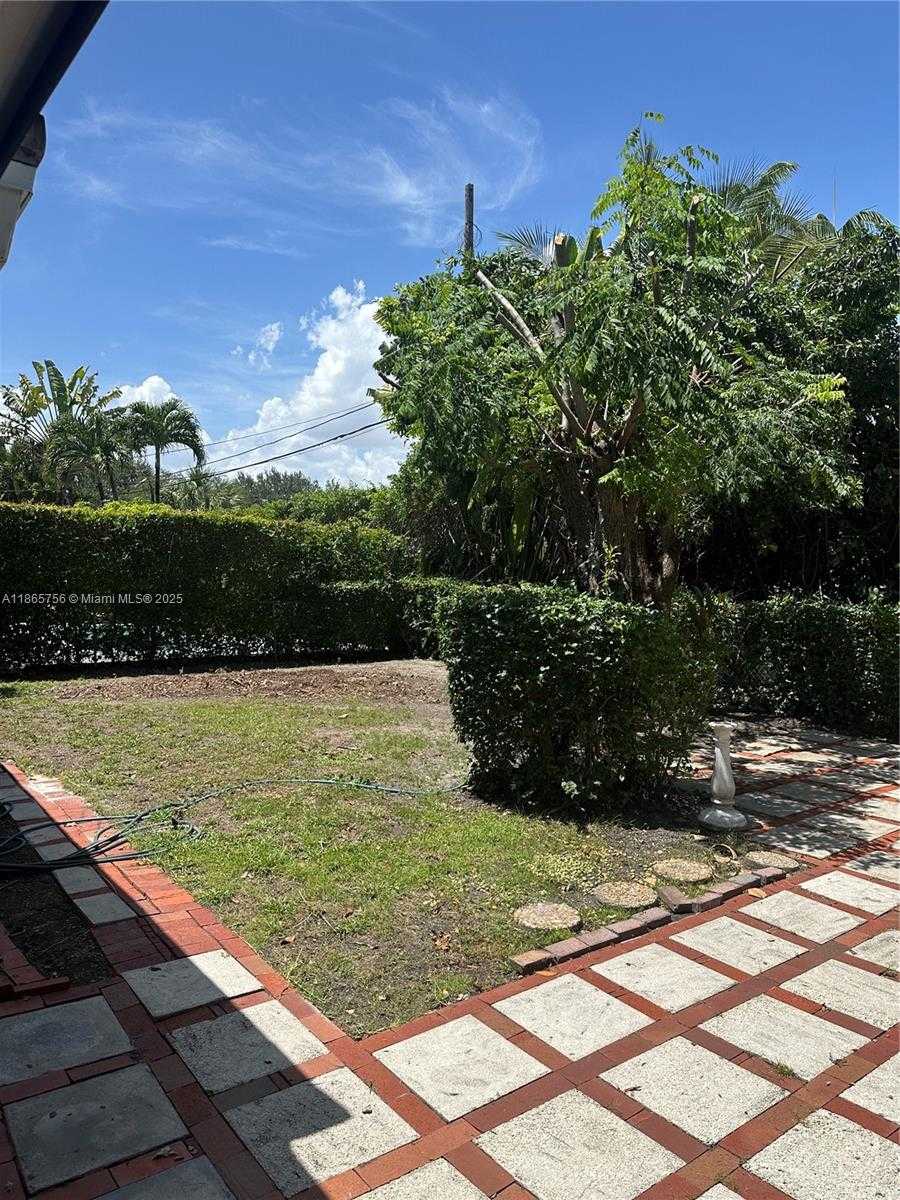 Small Image of 527 GERONA AVE, Coral Gables Number 19