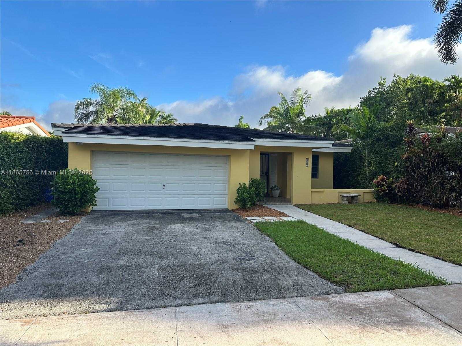 Small Image of 527 GERONA AVE, Coral Gables Number 2