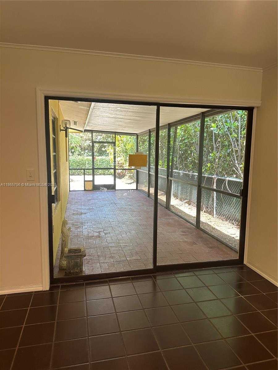 Small Image of 527 GERONA AVE, Coral Gables Number 6