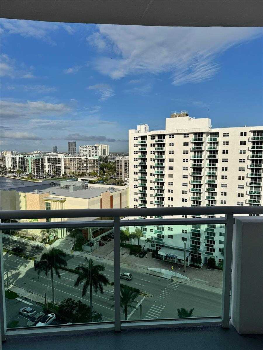 Small Image of Hollywood Number 14