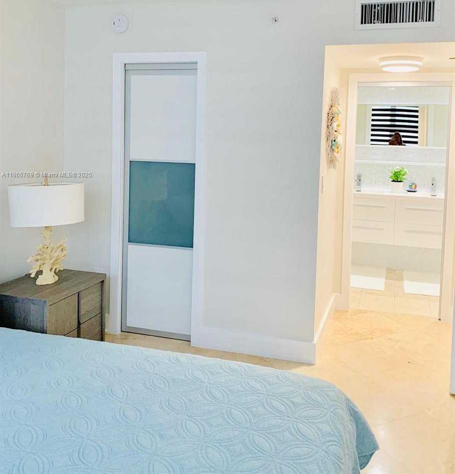 Small Image of 6917 COLLINS AVE #1510, Miami Beach Number 10