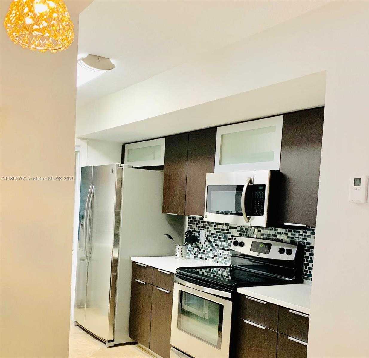 Small Image of 6917 COLLINS AVE #1510, Miami Beach Number 2
