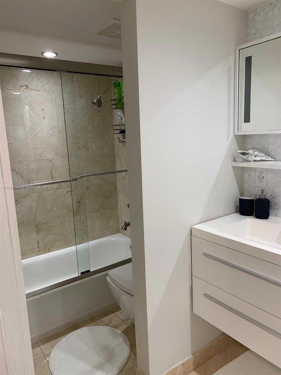 Small Image of 6917 COLLINS AVE #1510, Miami Beach Number 7