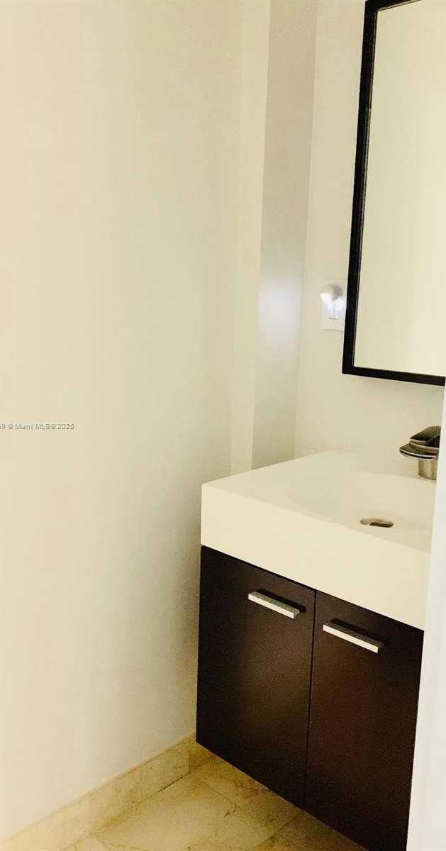 Small Image of 6917 COLLINS AVE #1510, Miami Beach Number 9