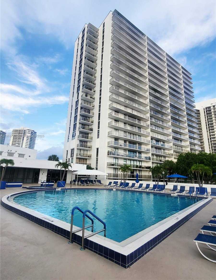 Small Image of 3701 NORTH COUNTRY CLUB DR #2203, Aventura Number 15