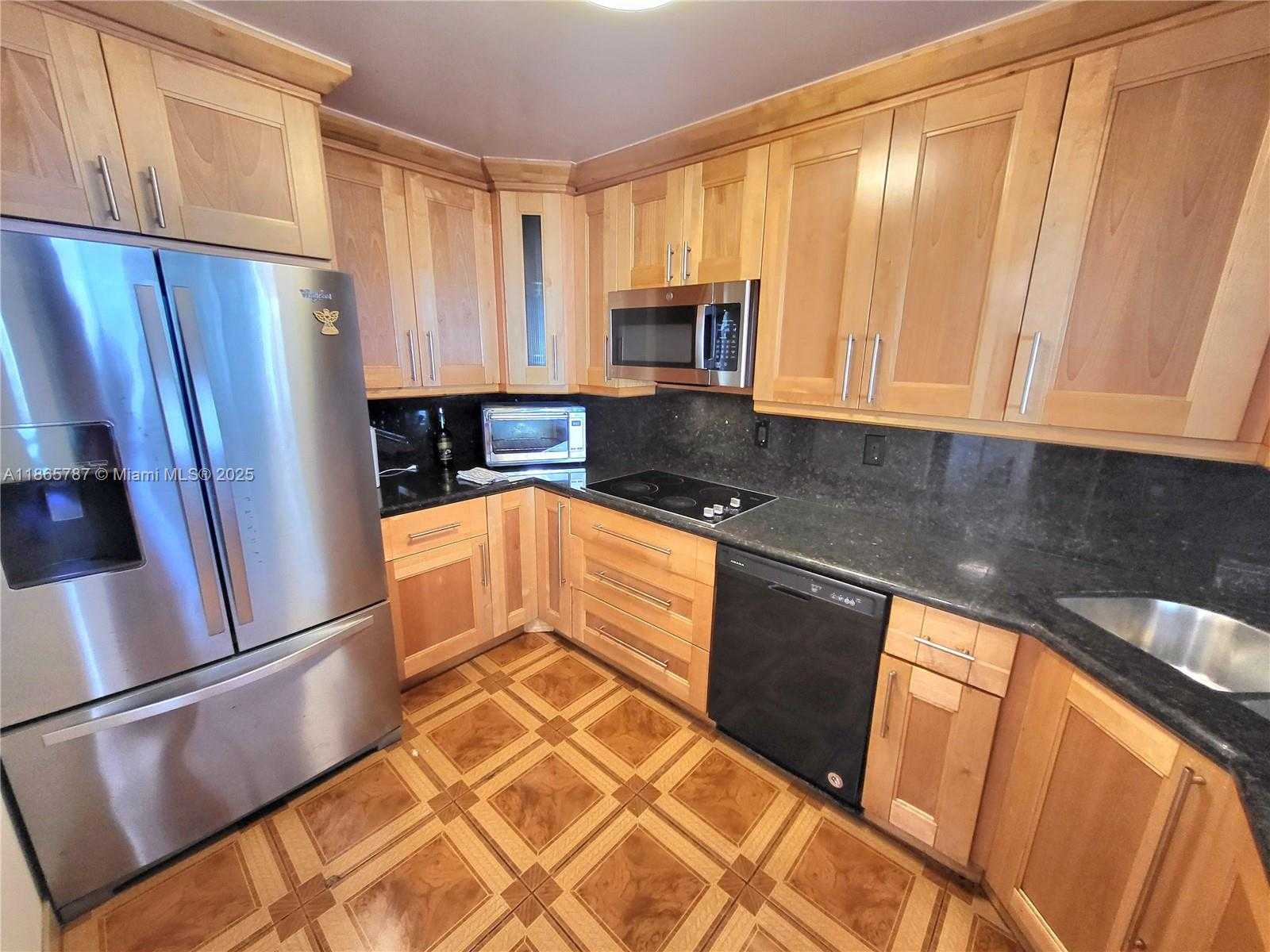 Small Image of 3701 NORTH COUNTRY CLUB DR #2203, Aventura Number 4