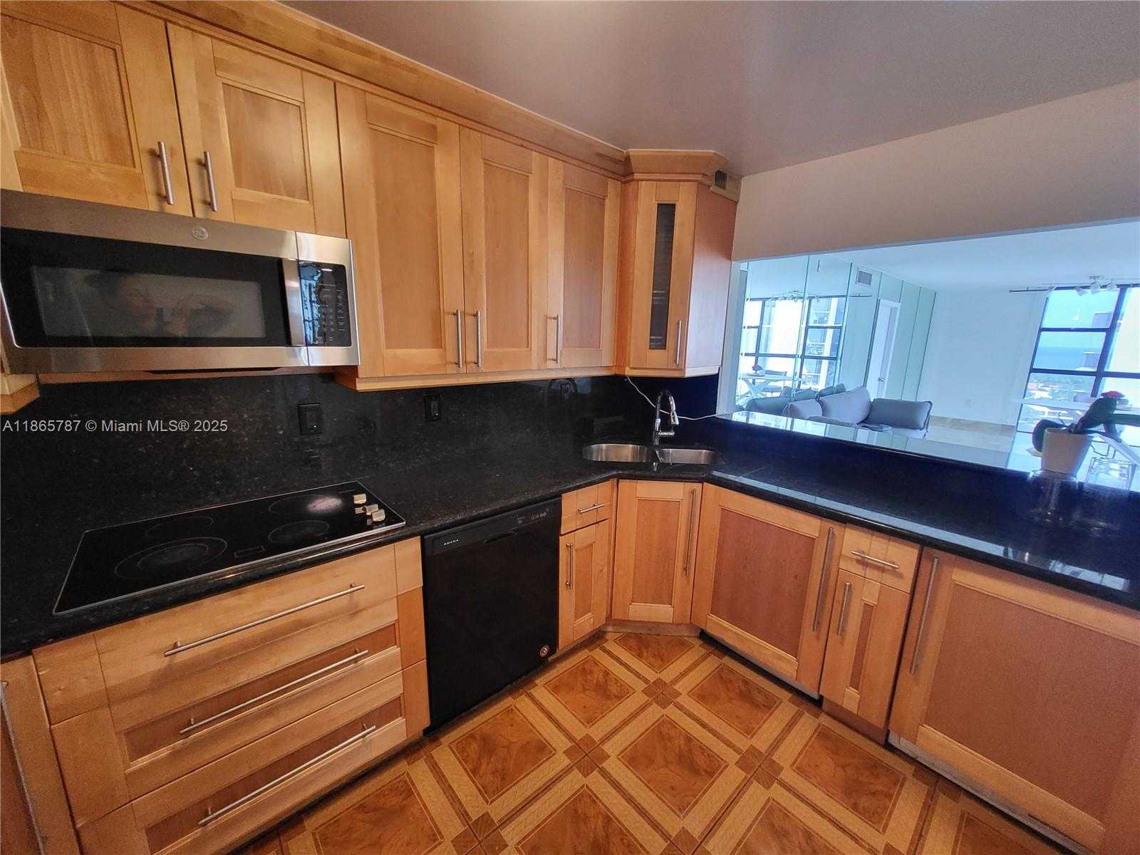 Small Image of 3701 NORTH COUNTRY CLUB DR #2203, Aventura Number 6