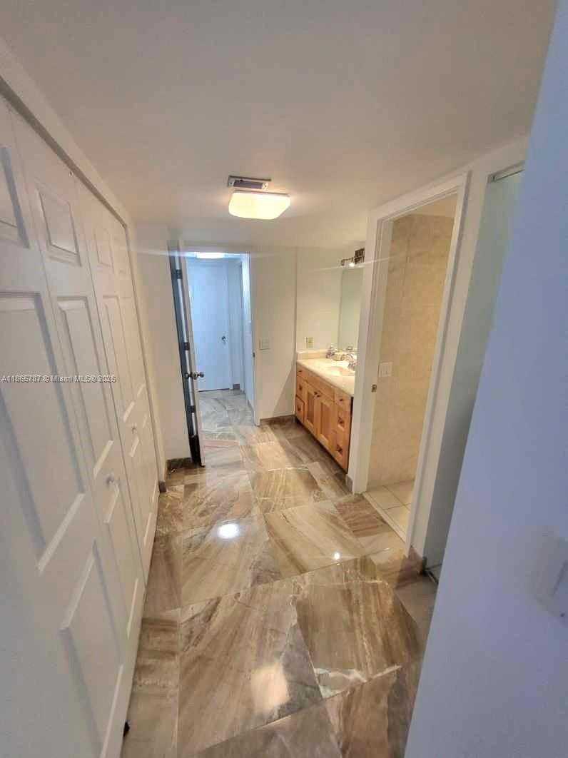 Small Image of 3701 NORTH COUNTRY CLUB DR #2203, Aventura Number 7