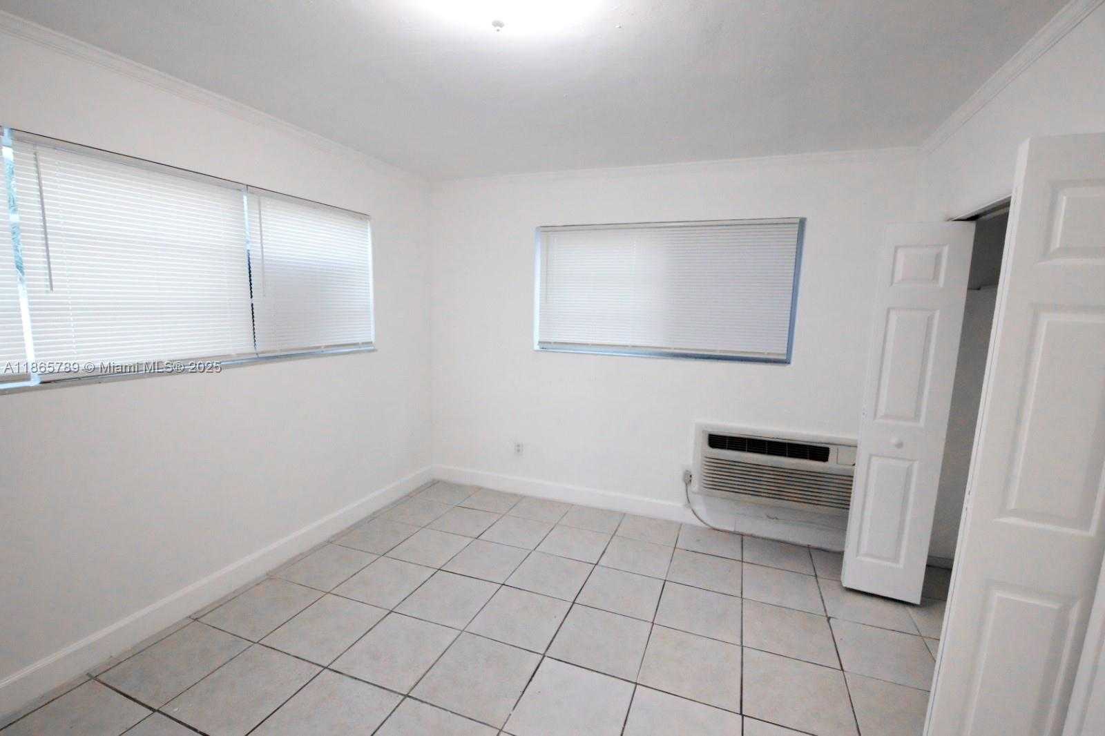 Small Image of 7315 BYRON AVE #9, Miami Beach Number 14