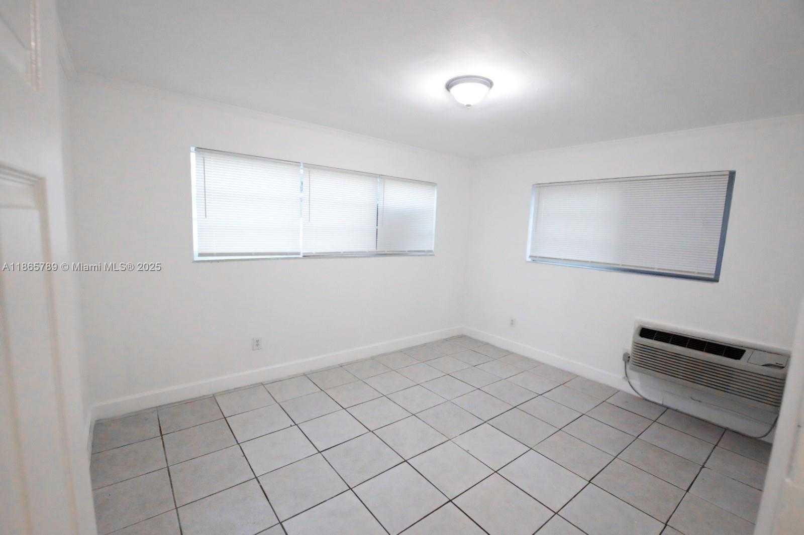 Small Image of 7315 BYRON AVE #9, Miami Beach Number 15